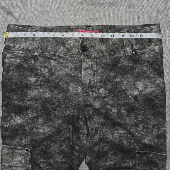 ALICE + OLIVIA Black Gray Acid Wash Cargo Pants - Picture 10 of 16